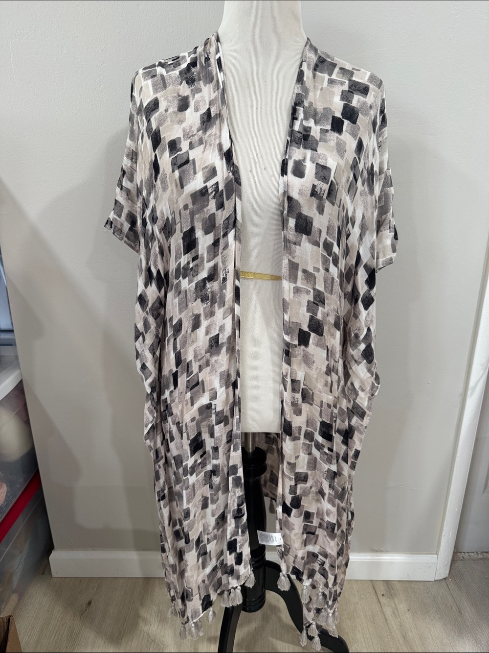 Nordstrom neutral toned Printed Lightweight long line open kimono cardigan - Picture 1 of 7